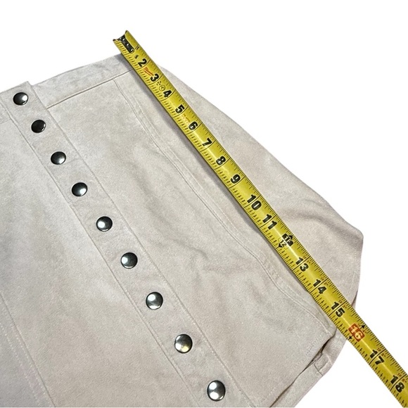 BB Dakota Womens Size 0 Alright Faux Suede Skirt Ivory Snap Button Powder Color - Picture 3 of 6